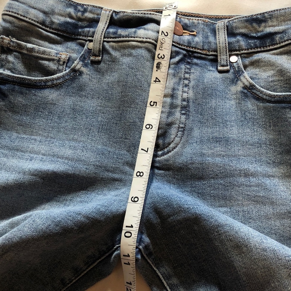 Express Women's Light Wash Flare Jeans - Picture 6 of 7